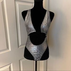 Sexy Snakeskin Cut Out Backless Tie Front One Piece Swimsuit